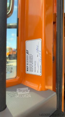 Вантажівка спеціального призначення UNIMOG Unimog U427