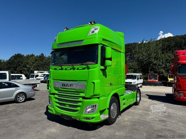 Štandardný ťahač DAF XF 530 Standklima Retarder Top Austattung