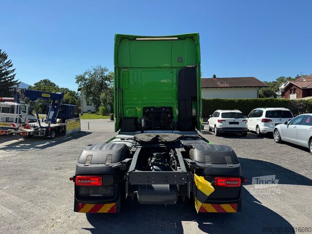 Štandardný ťahač DAF XF 530 Standklima Retarder Top Austattung