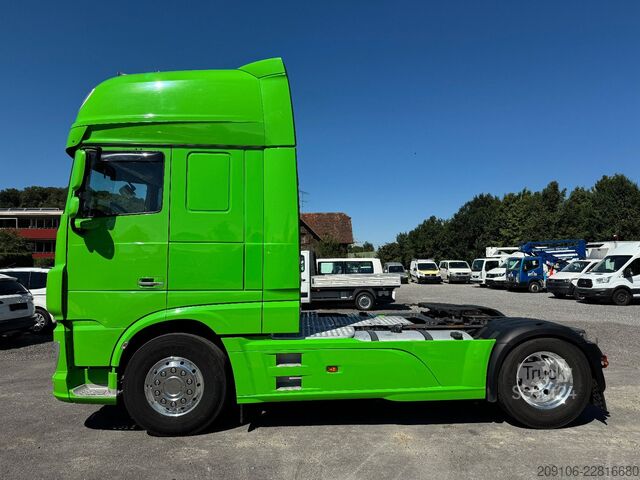 Štandardný ťahač DAF XF 530 Standklima Retarder Top Austattung