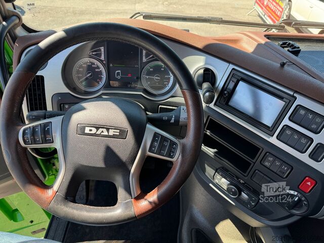 Štandardný ťahač DAF XF 530 Standklima Retarder Top Austattung