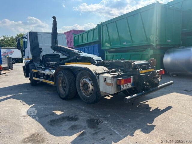 Vozidlo s hákom na kontajnery IVECO IVECO STRALIS 260S-E4 SCARRABILE