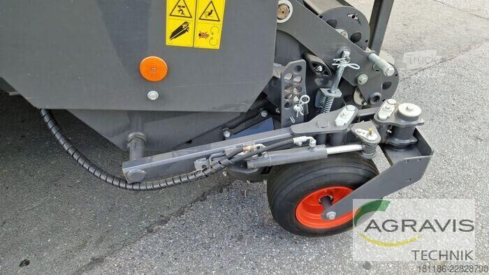مكبس بالات (زراعة) Claas QUADRANT 5200 FC TA