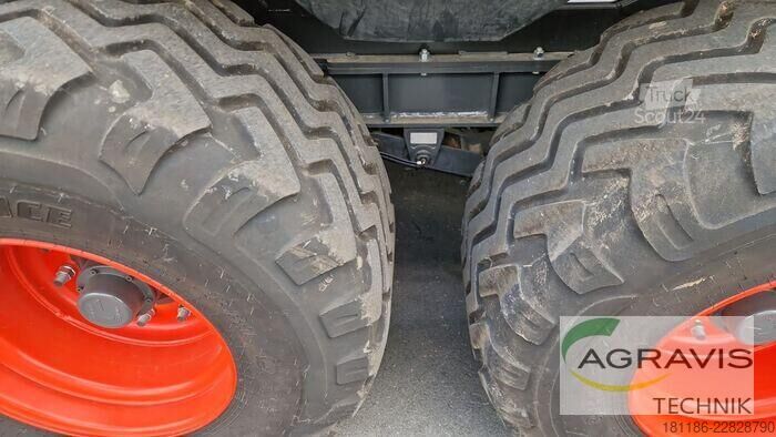 مكبس بالات (زراعة) Claas QUADRANT 5200 FC TA