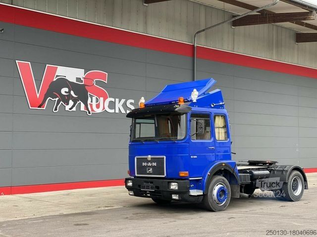 Standardowy ciągnik siodłowy MAN 19.281, 4x2, SZM Oldtimer