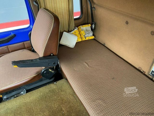 Standardowy ciągnik siodłowy MAN 19.281, 4x2, SZM Oldtimer