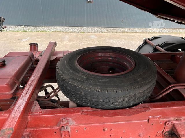 Autoutilitară basculantă trilaterală MERCEDES-BENZ LPK 813 Meiller Oldtimer