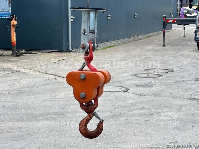 Kamyon üzerine monteli vinç MERCEDES-BENZ Atego 1223 4x2 Böcker-Dachdeckerkran