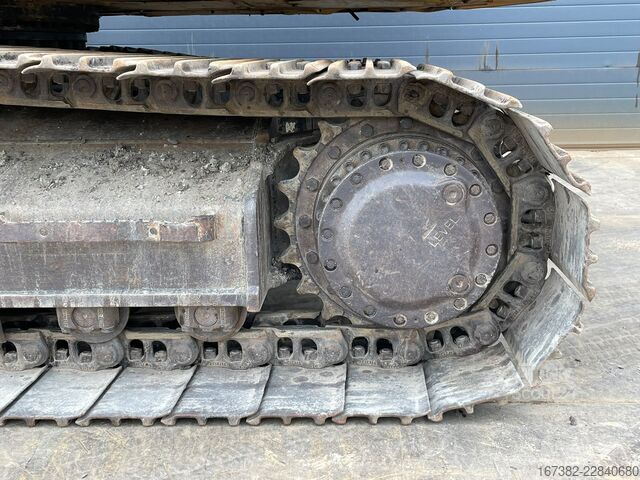 Paletli ekskavatör Caterpillar 320FL