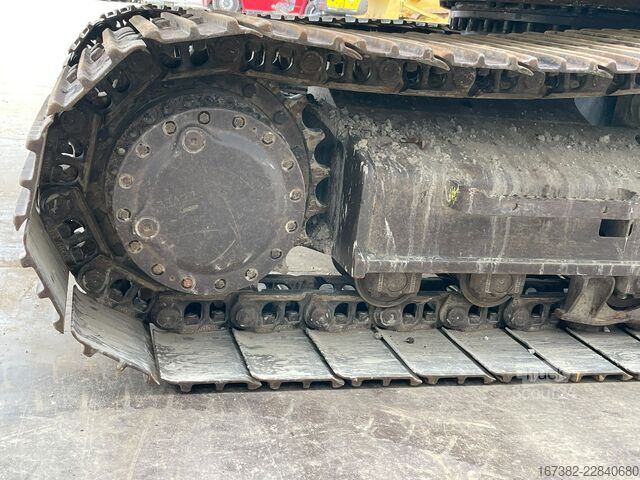 Paletli ekskavatör Caterpillar 320FL
