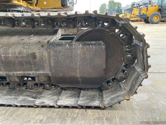 Paletli ekskavatör Caterpillar 320FL