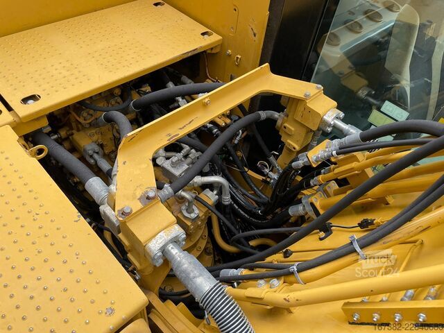 Paletli ekskavatör Caterpillar 320FL