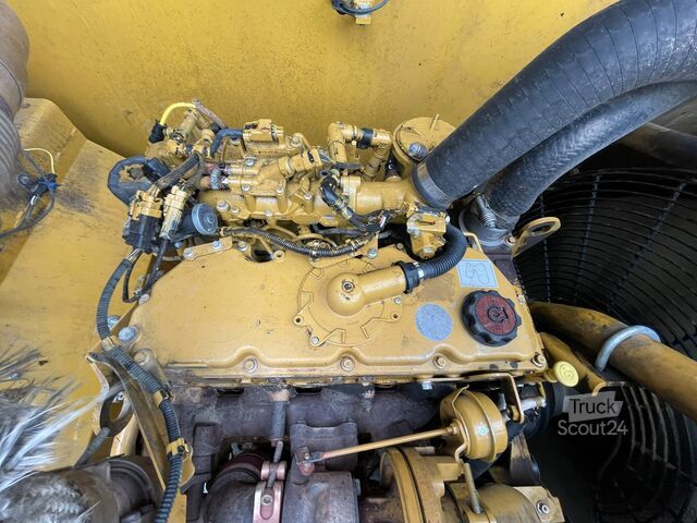 Paletli ekskavatör Caterpillar 320FL