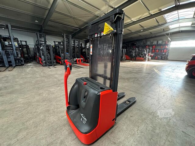 Manuell staplare Linde L12 [ID: 410]