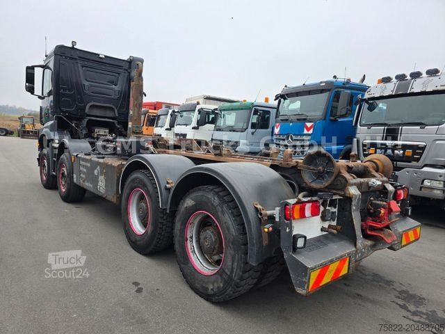 Kamion s kipom s pomičnim kontejnerom MERCEDES-BENZ Arocs 3263 / 8X4 / Blatt/ Hiab XR26
