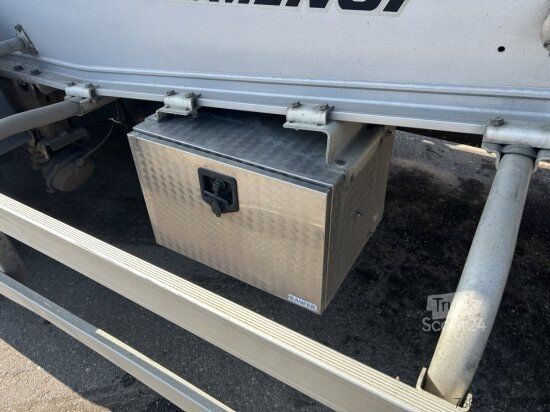 Cisterna polpriklopnik MENCI LEBENSMITTELTANK ISOLIERT, 3 KAMMERN, 34000L LIFTACHSE,   BPW-ACHSEN