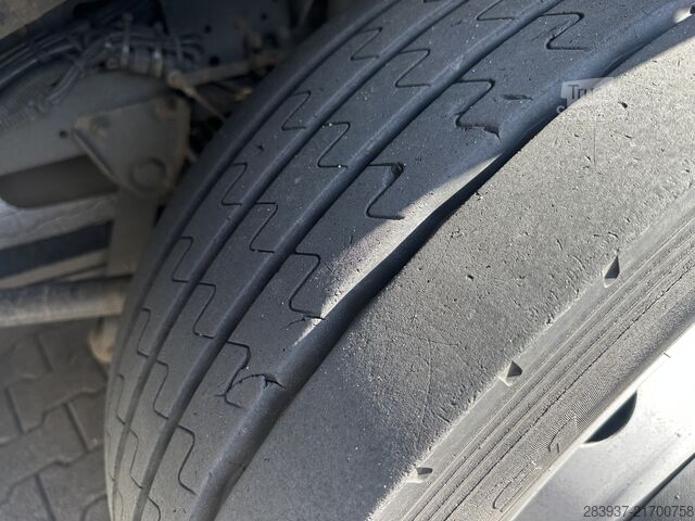 LKW mit Pritsche & Plane IVECO Stralis AT