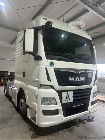 MEGA nyerges vontató MAN TGX 18.470