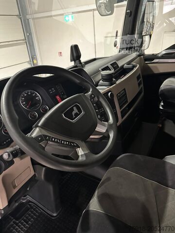 MEGA nyerges vontató MAN TGX 18.470