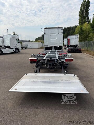 Vaihtolavakuorma-auto DAF FAN XG 480 Multiwechsler 1120-1320 Ladebordwand