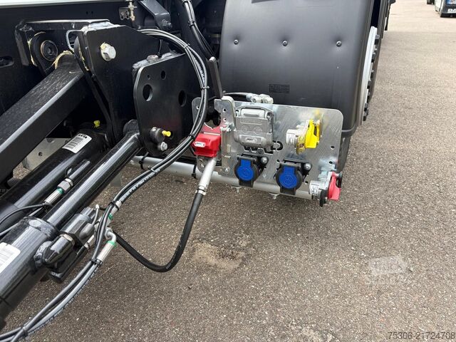 Vaihtolavakuorma-auto DAF FAN XG 480 Multiwechsler 1120-1320 Ladebordwand