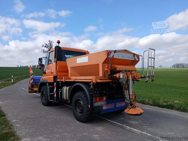 Kommunal traktor Unimog U 300