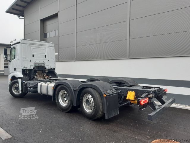 Lastbilchassis MERCEDES-BENZ Actros 2551L 6x2/4 Lenkachse RS4.300 Ölretarder