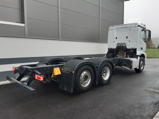 Cisternas automašīna MERCEDES-BENZ Actros 2551L 6x2/4 Lenkachse RS4.300 Ölretarder