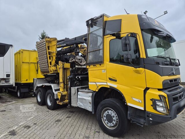Bosfrees + aanhangwagen Volvo FMX540 6x6 / 34 tho. km / WUST SMC-812