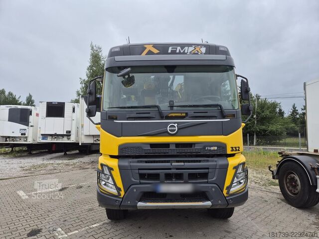 Bosfrees + aanhangwagen Volvo FMX540 6x6 / 34 tho. km / WUST SMC-812