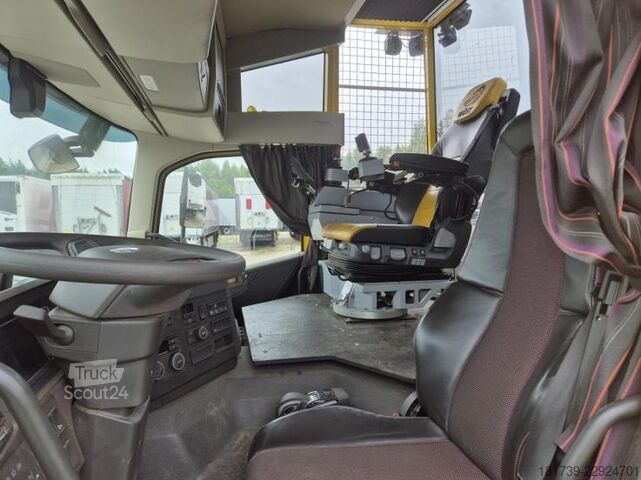 Bosfrees + aanhangwagen Volvo FMX540 6x6 / 34 tho. km / WUST SMC-812