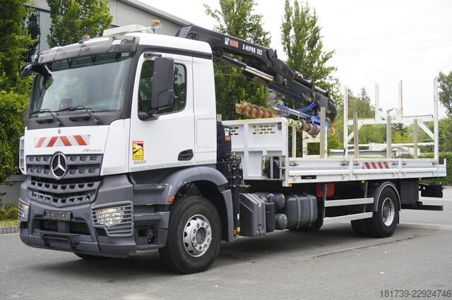 Platform met kraan Mercedes-Benz Arocs 1833 4x2 / 60 tho. km! / HIAB