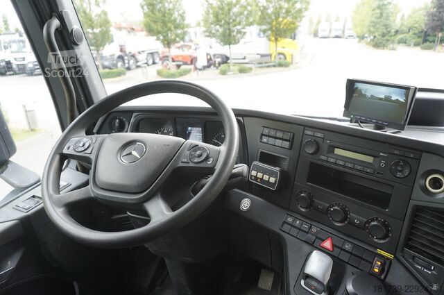 Platform met kraan Mercedes-Benz Arocs 1833 4x2 / 50 tho. km! / HIAB