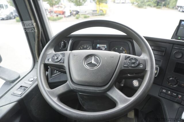 Platform met kraan Mercedes-Benz Arocs 1833 4x2 / 50 tho. km! / HIAB