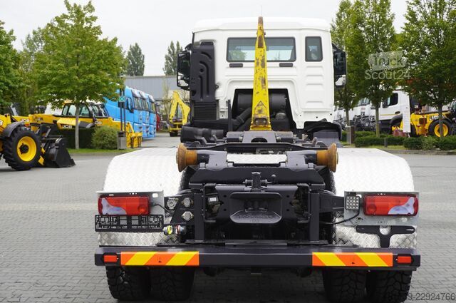 Haakarmwagen MAN TGS 26.360 6×4 BB / 160 tho. km / Palfin