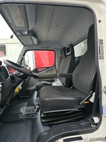 Furgoneta caja MITSUBISHI Fuso Canter 7C18 3-Sitzer Klima Ladebordwand