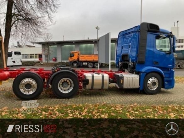 Flatbed truck MERCEDES-BENZ Actros 2551 L 6x2 ACC AHK AUT DynLicht LM Navi