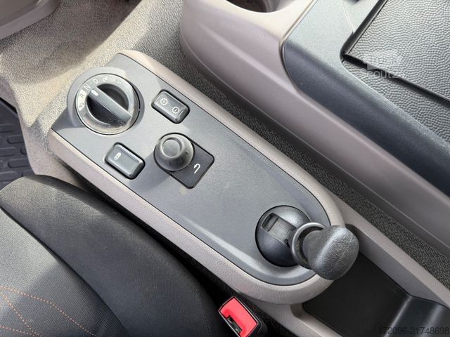 Skriňové nákladné vozidlo DAF LF 230, 12t, Koffer 7.2m, Lbw, Autom., Klima