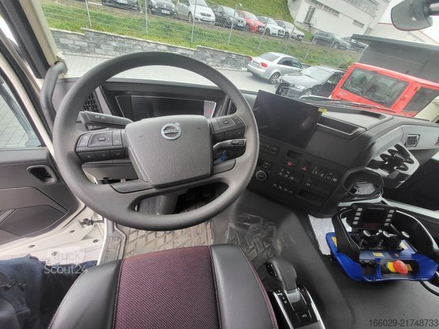 Tracteur routier standard VOLVO FMX 540 6x2 mit Kran Fassi F545.2.28