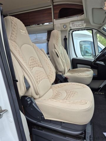 Polointegrovaný karavan ADRIA Matrix Axess 670 SL Luftfederung hinten / Markis