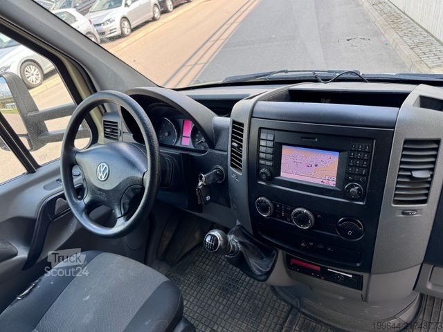 Laatikkoauto VOLKSWAGEN Crafter Pritsche 50 lang L3 2.0 TDi Nav Spur EU6