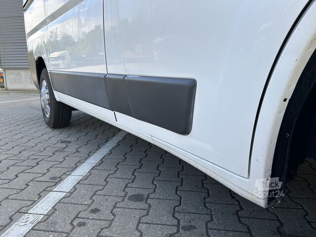  Peugeot Boxer 330 2.2 HDI L1H1 Premium / 204 dkm / 9 Se...