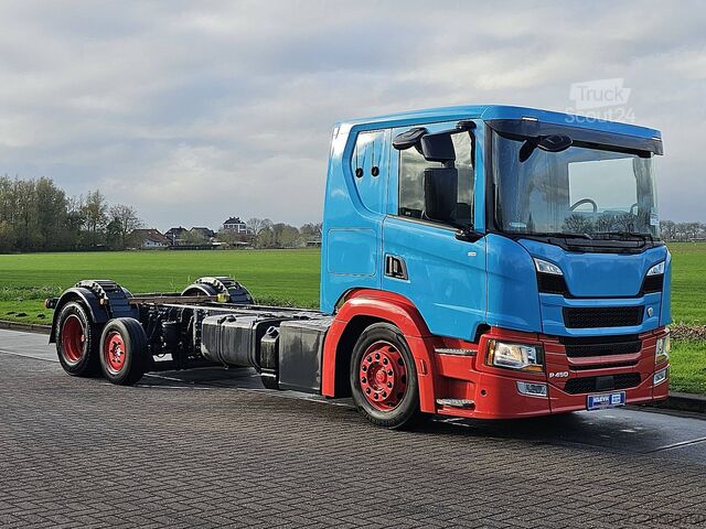 Châssis avec cabine SCANIA P450