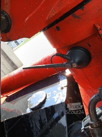 Kravas automašīnai uzstādīts celtnis Palfinger PK18002-EHC/FUNKFERNBEDIENUNG/GREIFER/RO