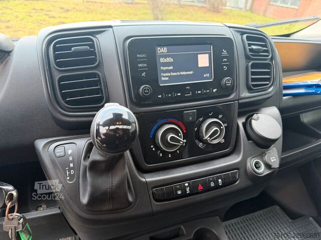 Aizkaru sānu furgons FIAT Ducato Plane Tandemachse 3 Achsen