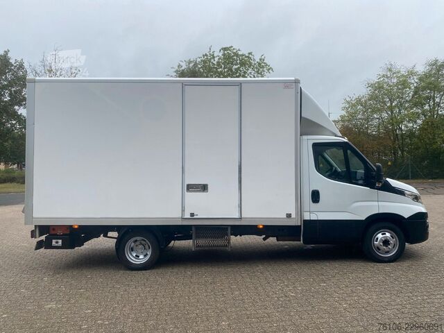 Vrachtwagen met bakwagen IVECO Daily 35C14 Hi-Matic Koffer mit Ladebordwand