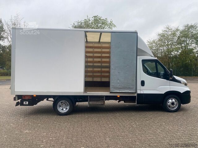 Vrachtwagen met bakwagen IVECO Daily 35C14 Hi-Matic Koffer mit Ladebordwand