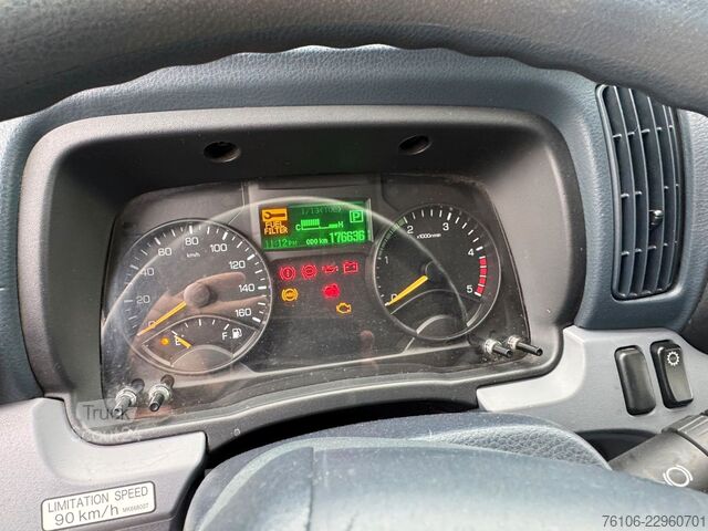 Vrachtwagen met bakwagen FUSO Canter 7C15 Koffer mit Ladebordwand