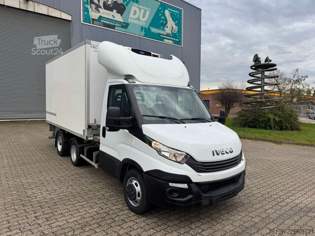 Furgão frigorífico IVECO Daily 35C18 TiefKühlkoffer Maxicargo