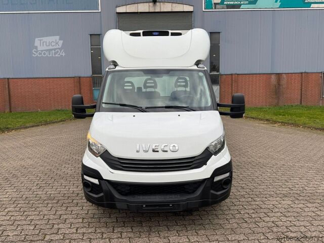 Furgão frigorífico IVECO Daily 35C18 TiefKühlkoffer Maxicargo